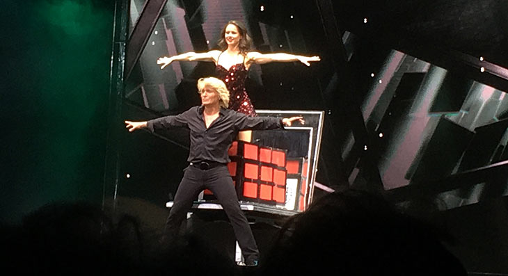 Hex, Hex! Meister-Magier Hans Klok verzaubert die Stadt in der Olympiahalle am 23.05.2023 (©Foto. Ingrid Grossmann)